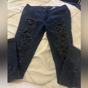Levi heavy distressed black jeans 17M (Jy14)
